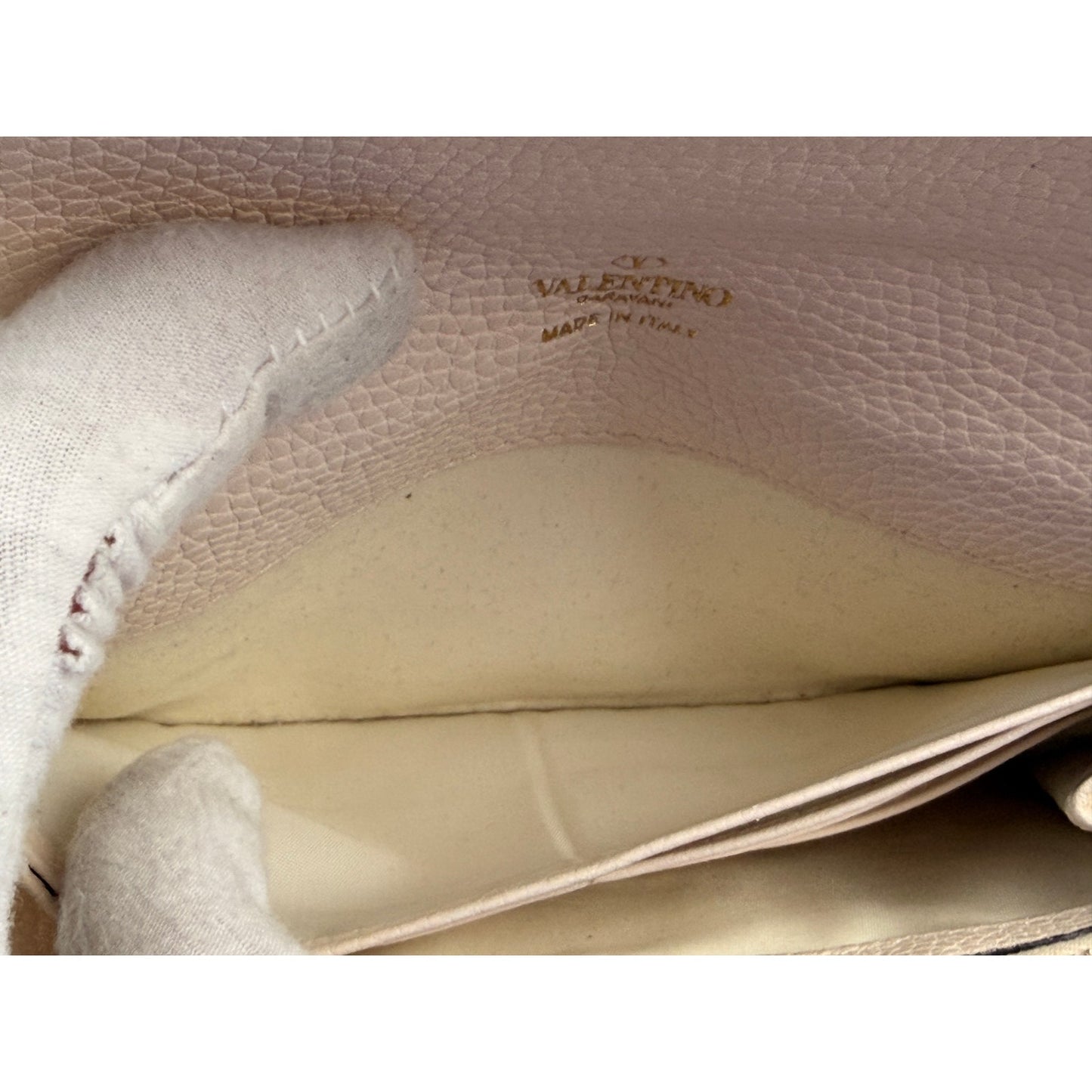 Valentino Garavani Rockstud leather wallet on chain Ivory