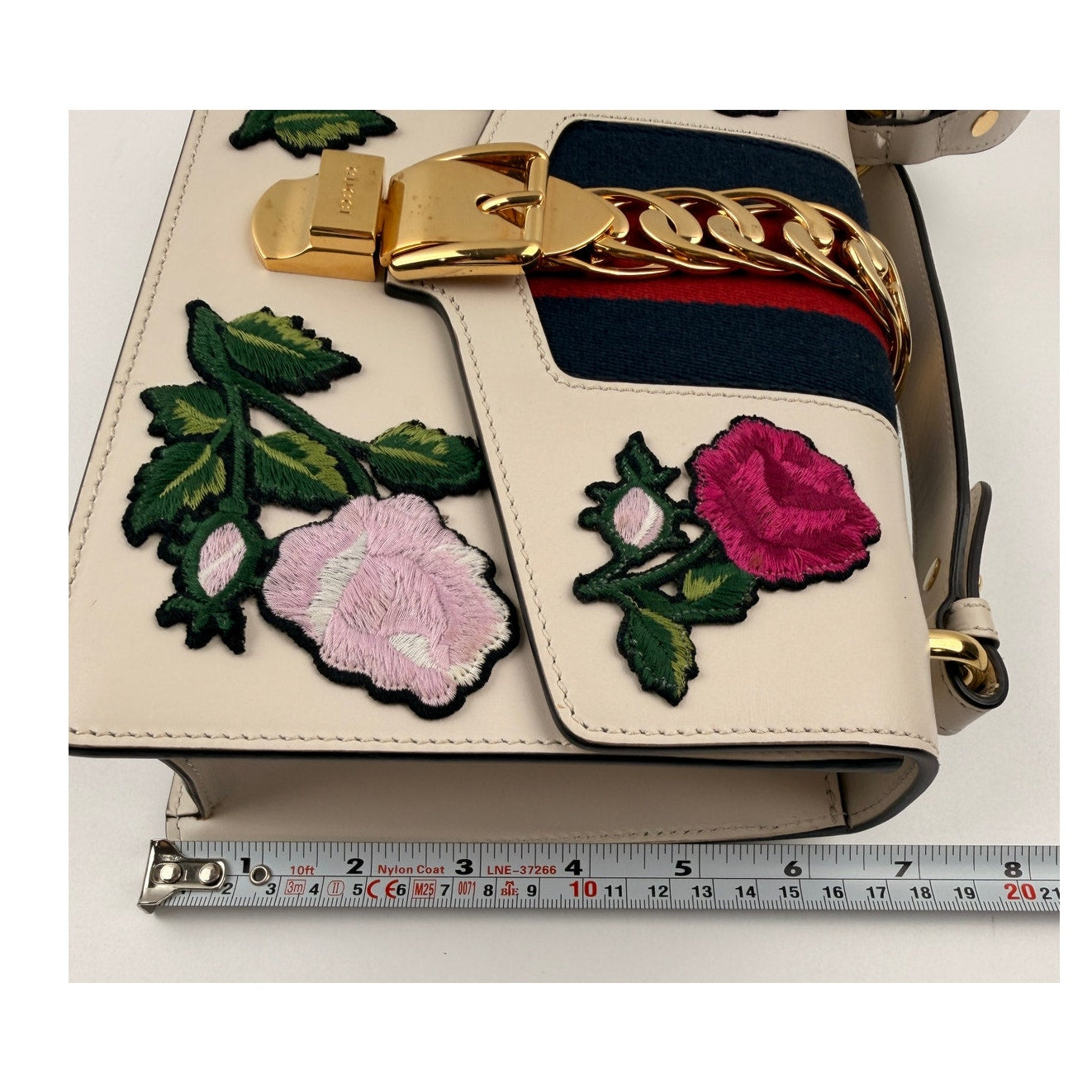 GUCCI Sylvie Embroidered Floral Shoulder Bag in White