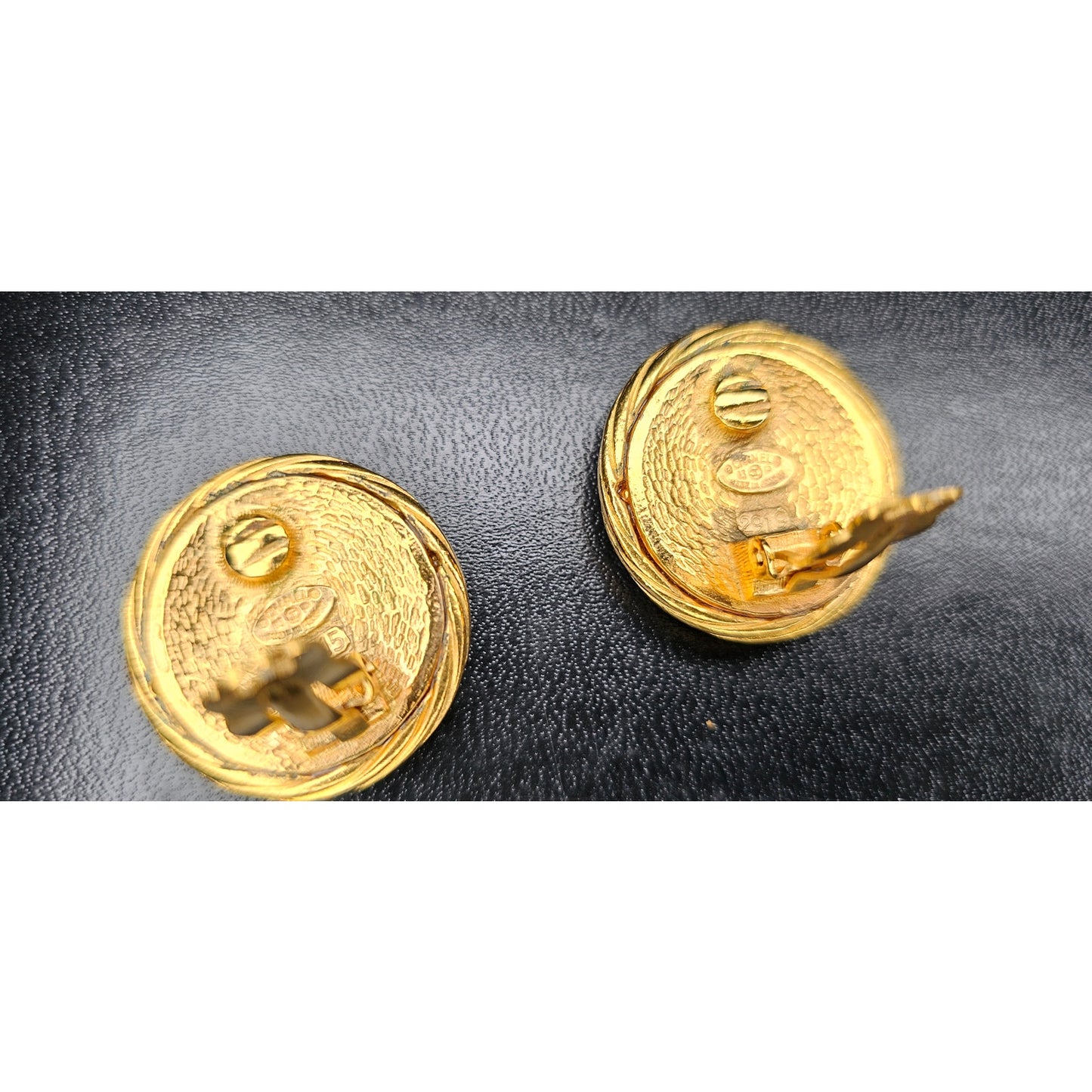 CHANEL CC Spring 1993 Gold Plated CC Rope Bezel Detail Clip On Earrings