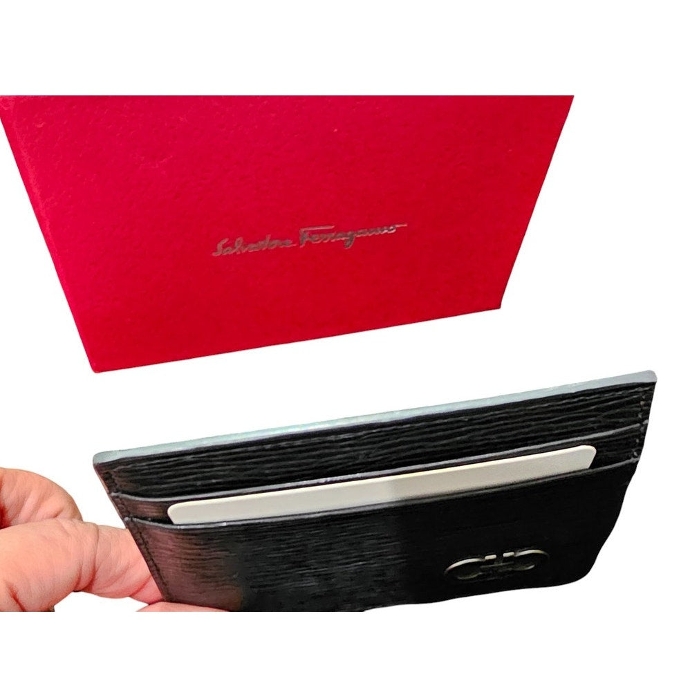 Ferragamo Gancini card holder with pull-out ID window Black and Red