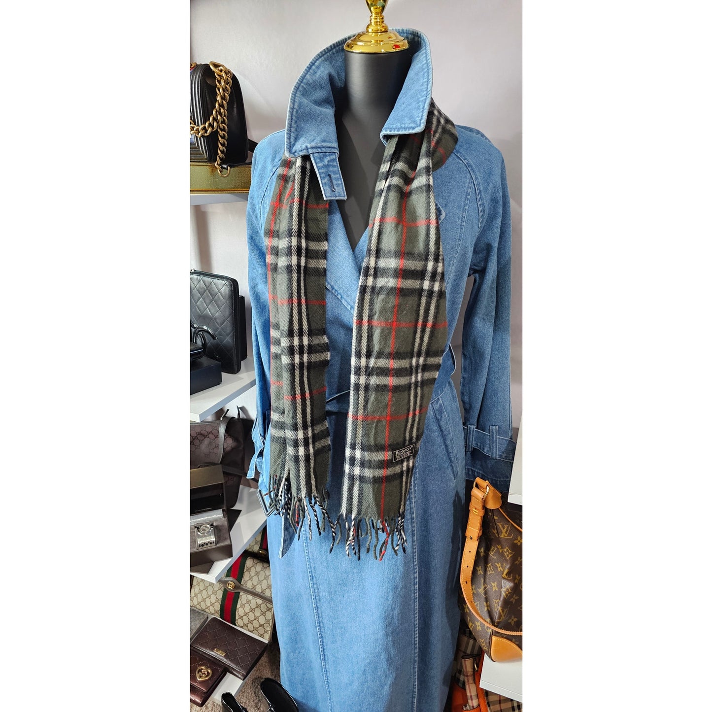 BURBERRYs of London 100% Lambswool Gray Scarf Shawl Nova Check Vintage Made In England