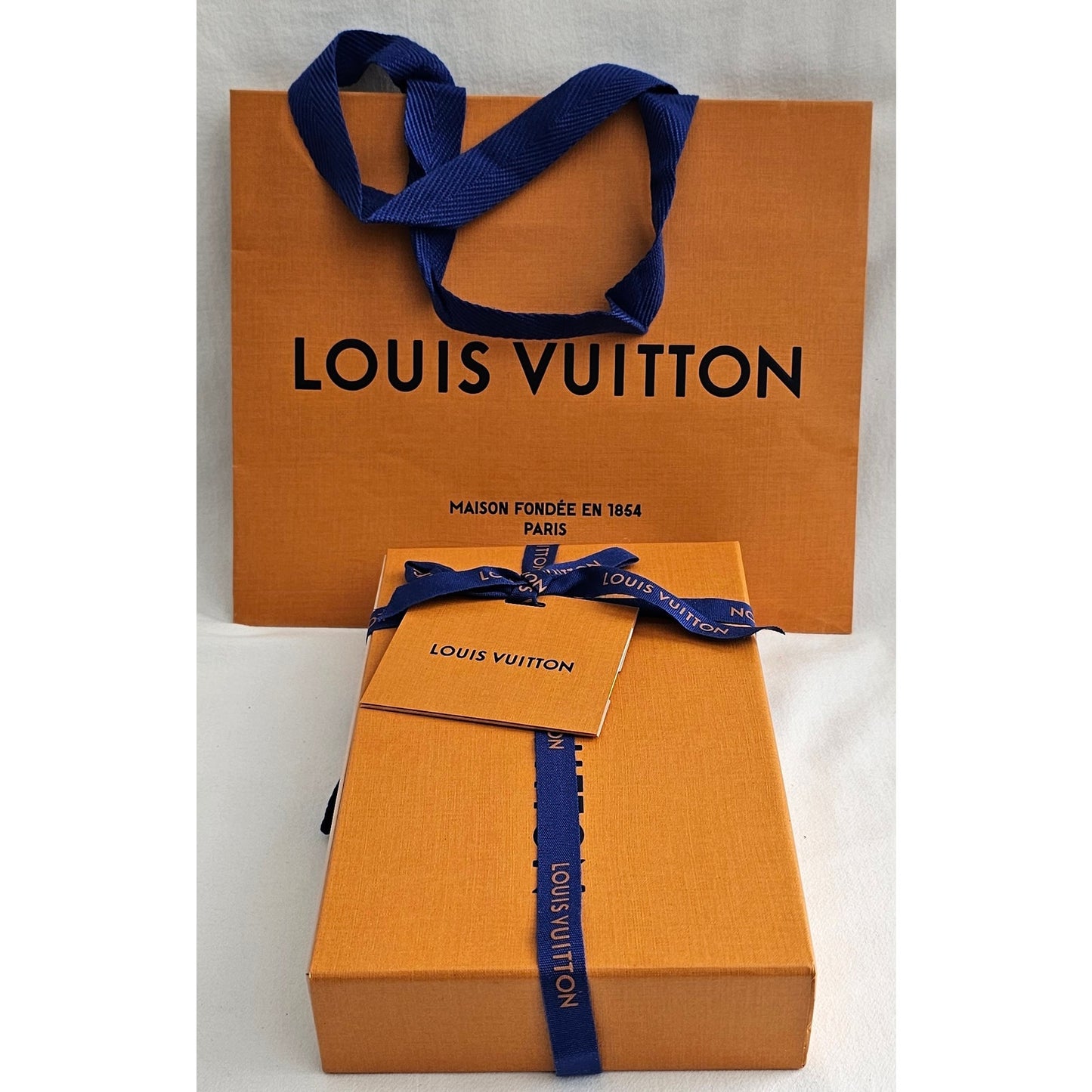 Louis Vuitton Monogram Travels With Grace Coddington Passport Cover