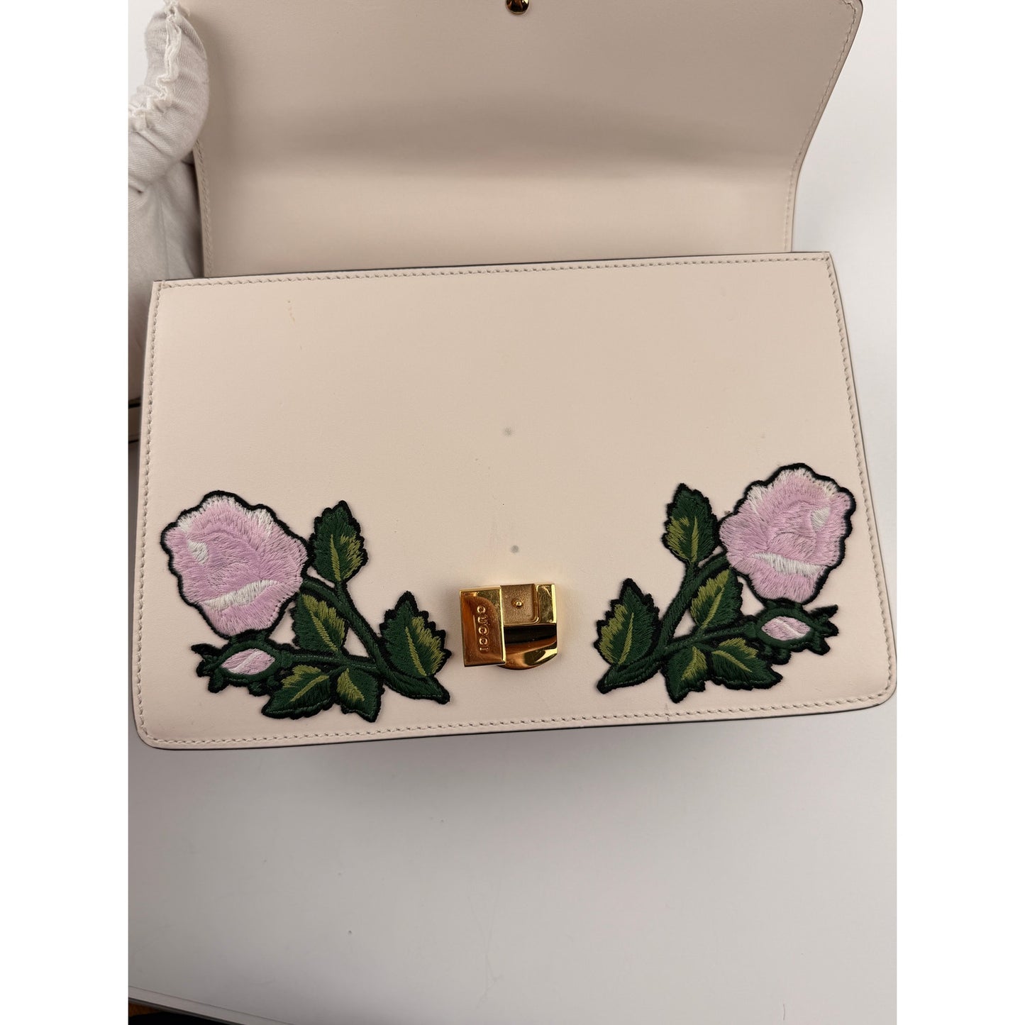 GUCCI Sylvie Embroidered Floral Shoulder Bag in White