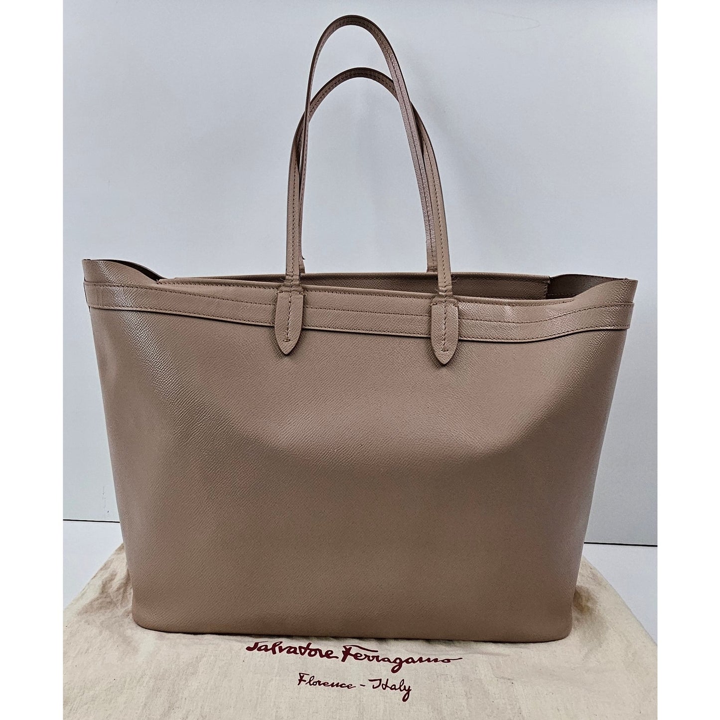 Salvatore Ferragamo Vara Bow smooth leather tote bag in a pink beige color