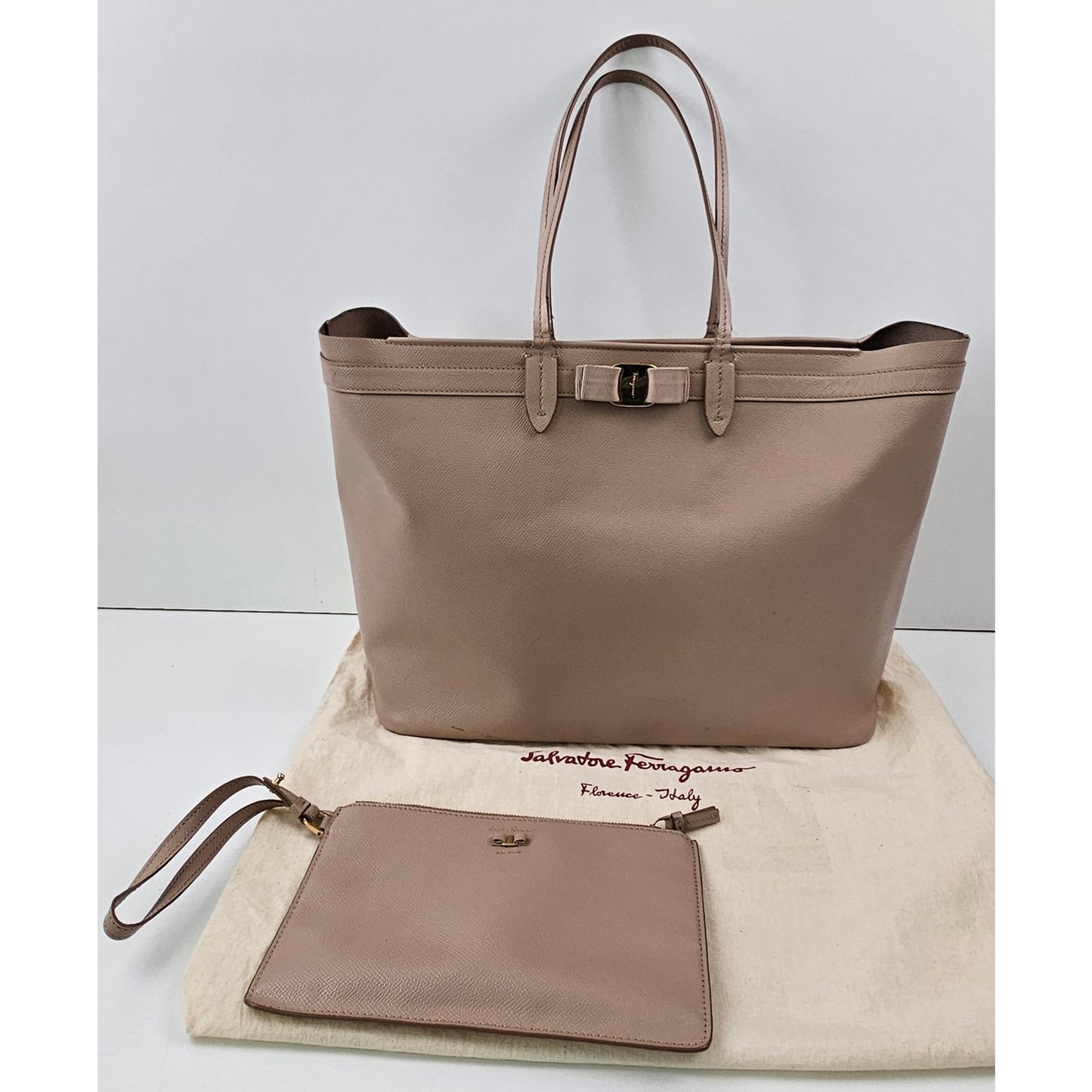 Salvatore Ferragamo Vara Bow smooth leather tote bag in a pink beige color
