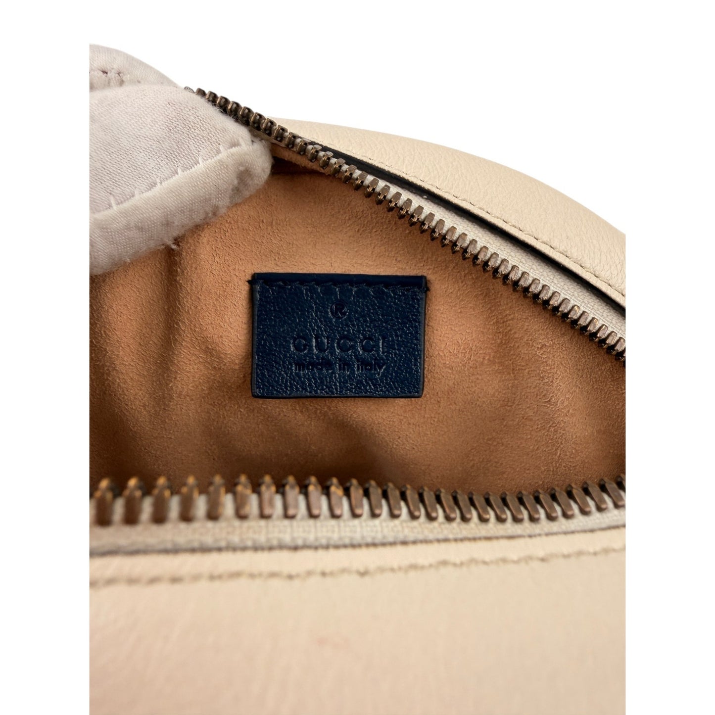 Gucci GG Marmont Round Shoulder Bag Matelasse  Mystic White Leather Mini