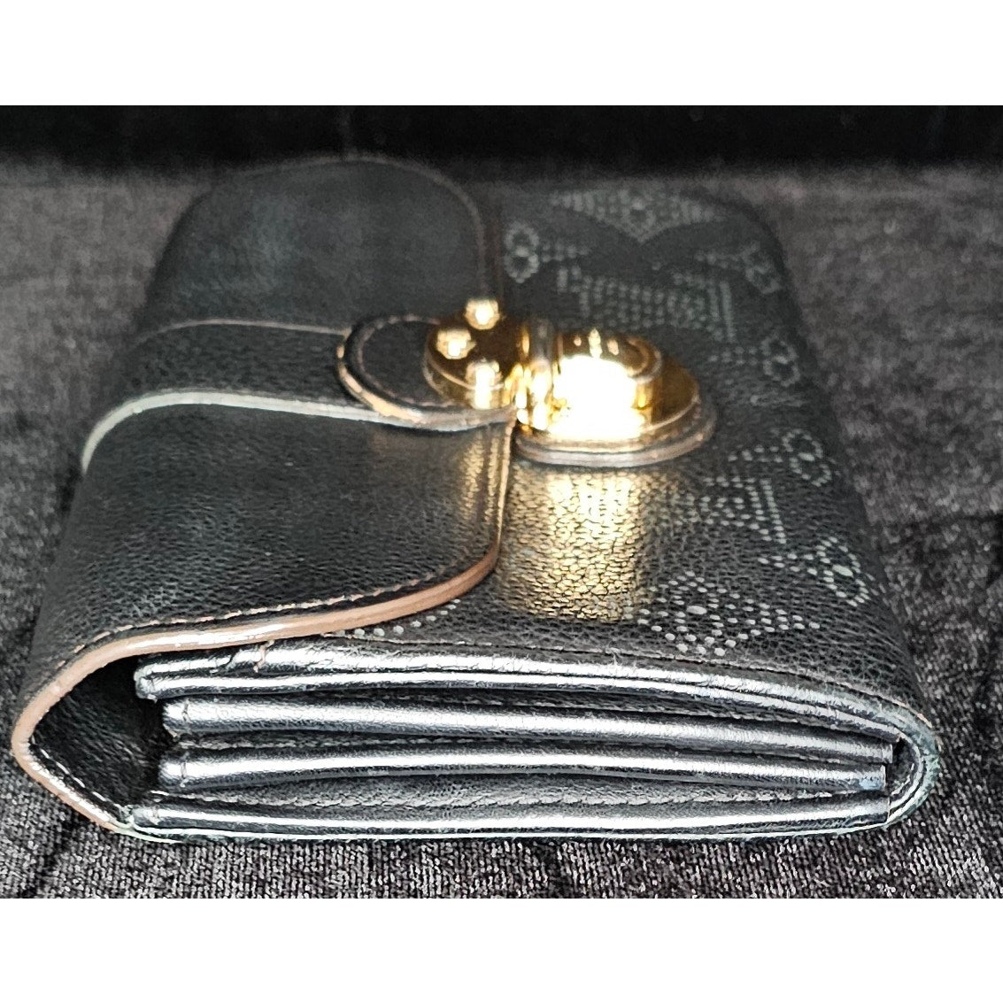 Louis Vuitton Mahina Portefeuille Amelia Black Gold Hardware Long Wallet