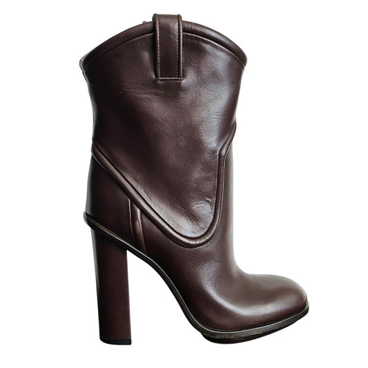 GUCCI Trish Rare Pull On Runway Boots SIZE (size mismatched) 35.5