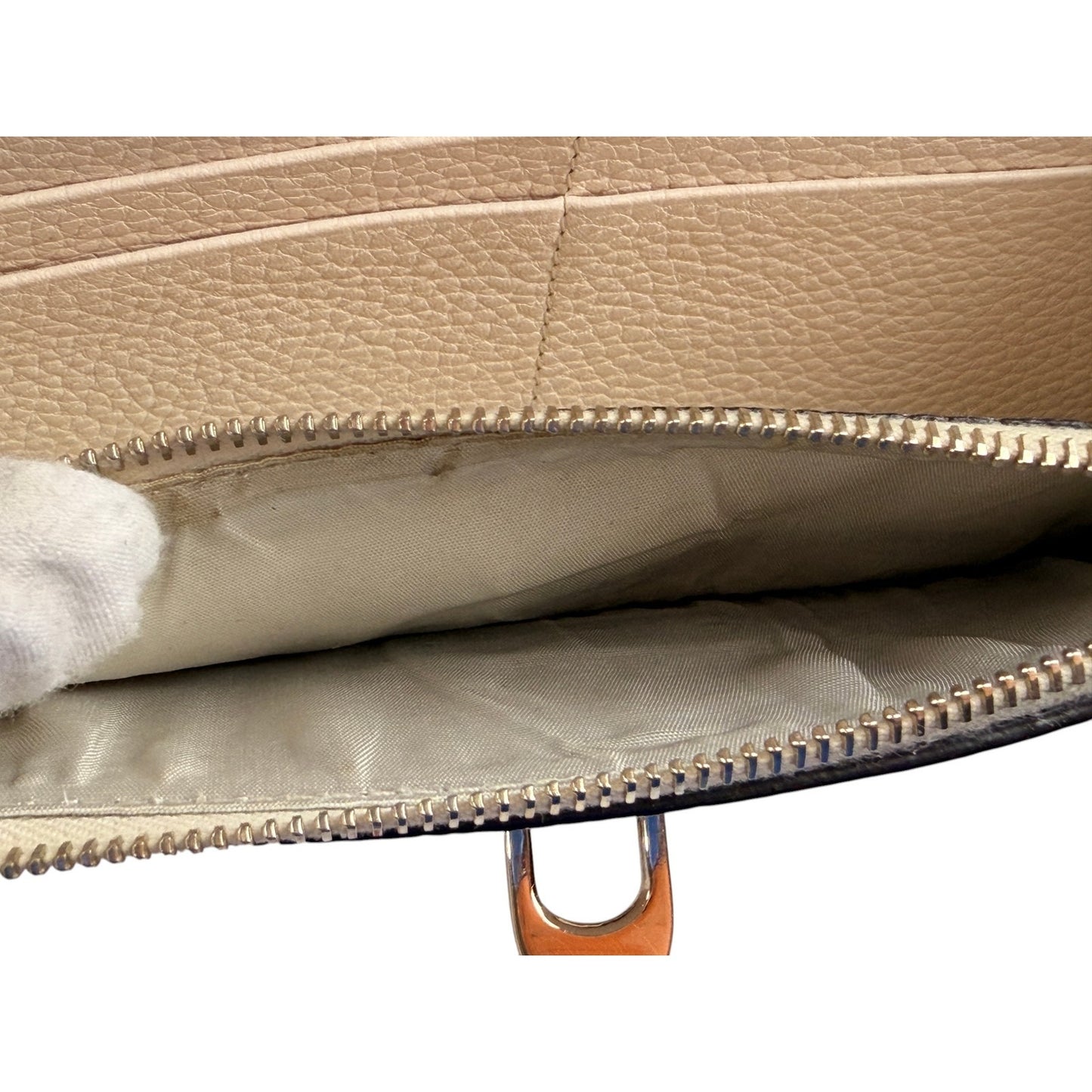 Valentino Garavani Rockstud  leather wallet on chain Ivory