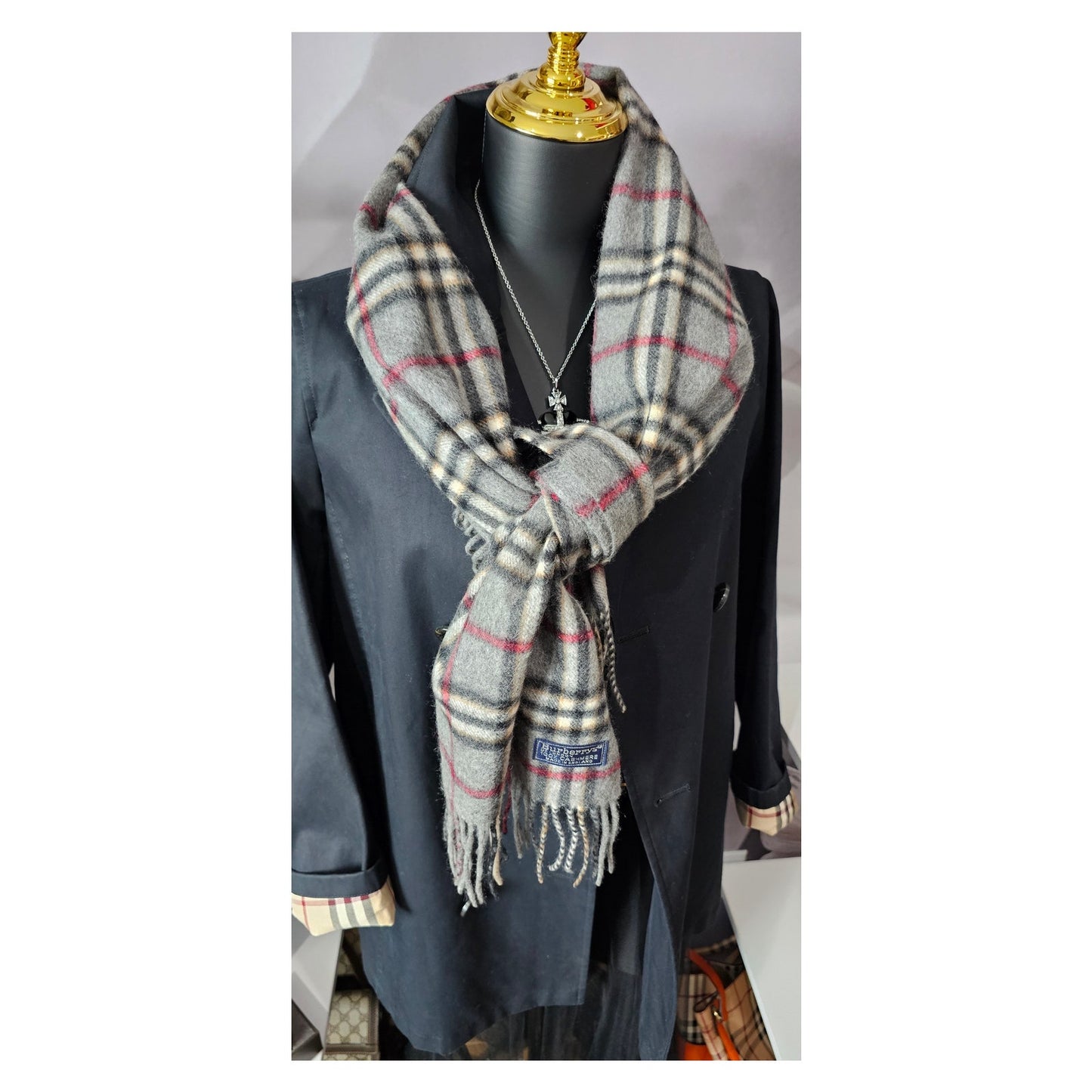 BURBERRYs of London 100% Cashmere Scarf Shawl Nova Check Light Grey
