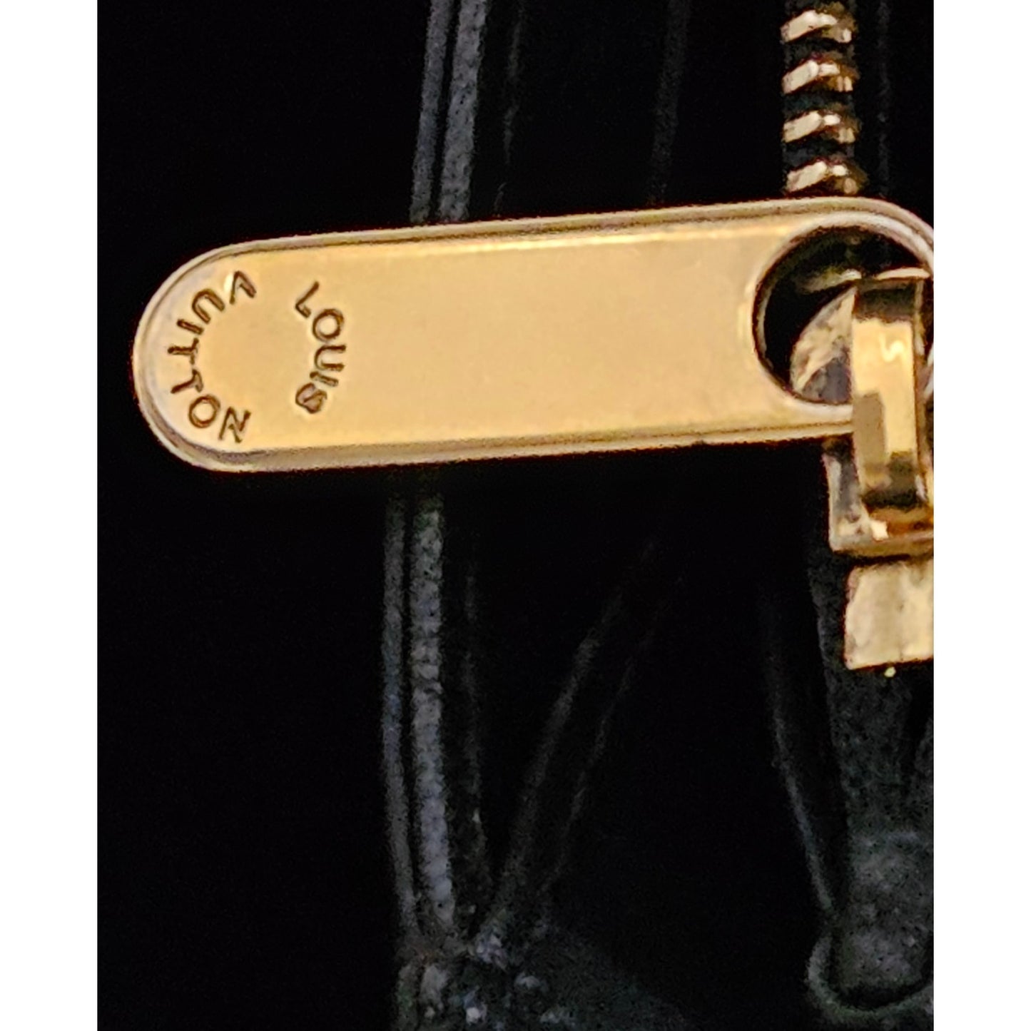 Louis Vuitton Mahina Portefeuille Amelia Black Gold Hardware Long Wallet