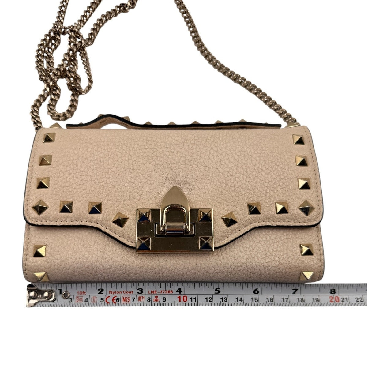 Valentino Garavani Rockstud  leather wallet on chain Ivory