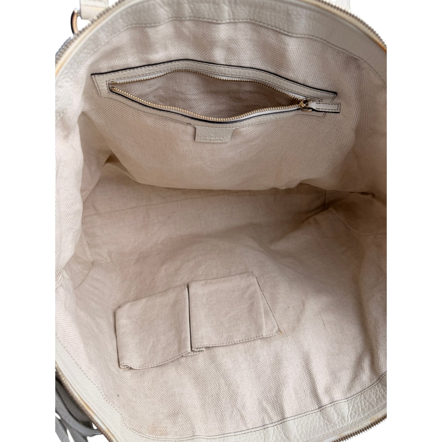 Gucci  Interlocking GG Soho Leather Handbag Ivory