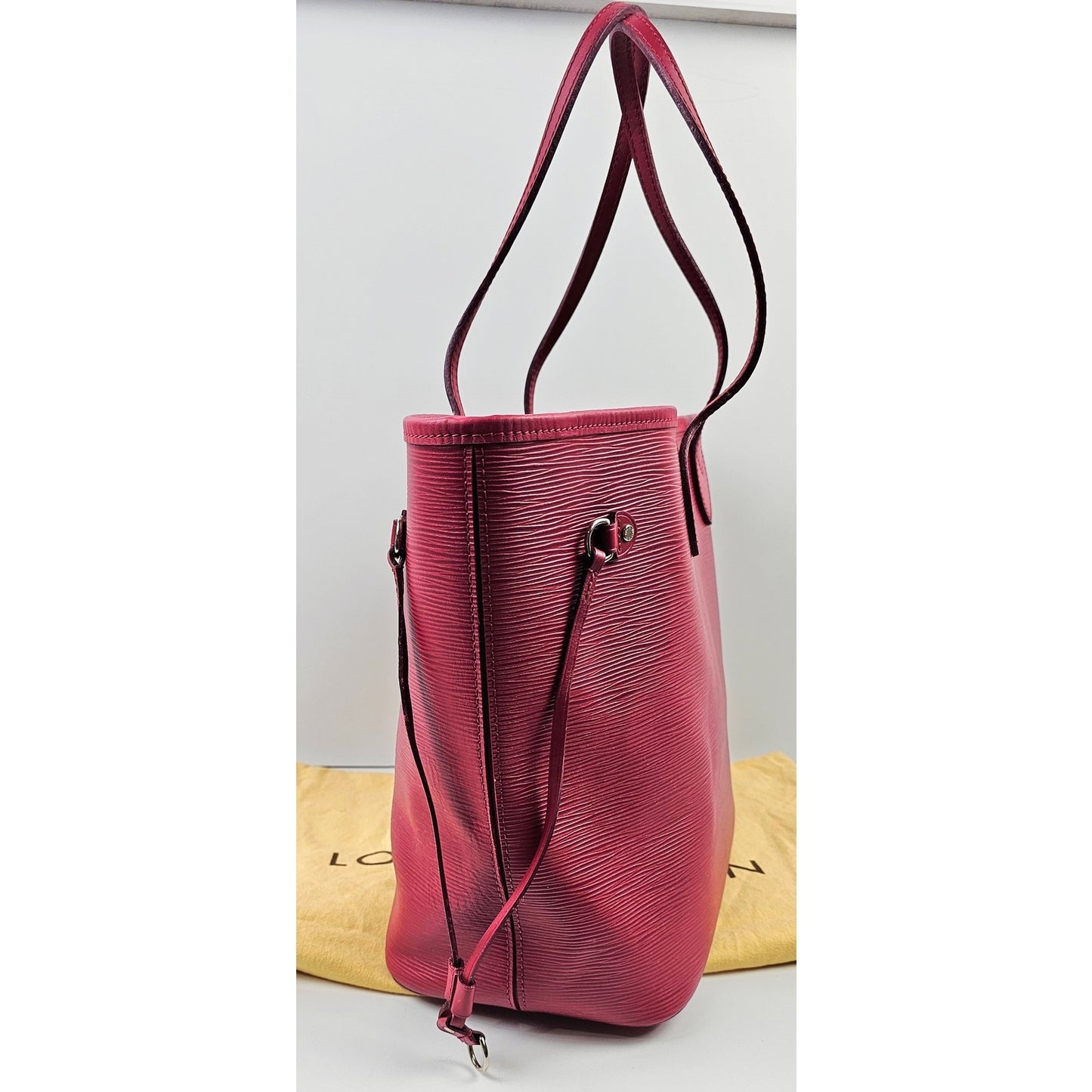 Louis Vuitton Neverfull MM tote bag in fuchsia Epi leather