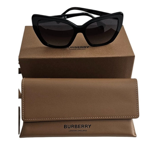 Burberry BE4366 Tamsin cat-eye sunglasses in black acetate with grey gradient lenses