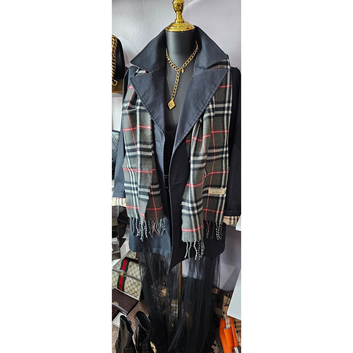 BURBERRY London 100% Lambswool Gray Scarf Shawl Nova Check Vintage (3)