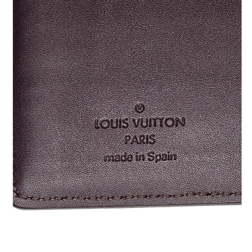 Louis Vuitton Monogram Vernis Agenda PM day planner cover in the color Amarante