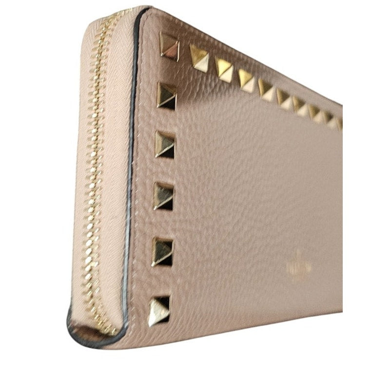 Valentino Garavani Rockstud Pebble Leather Zip Around Continental Wallet