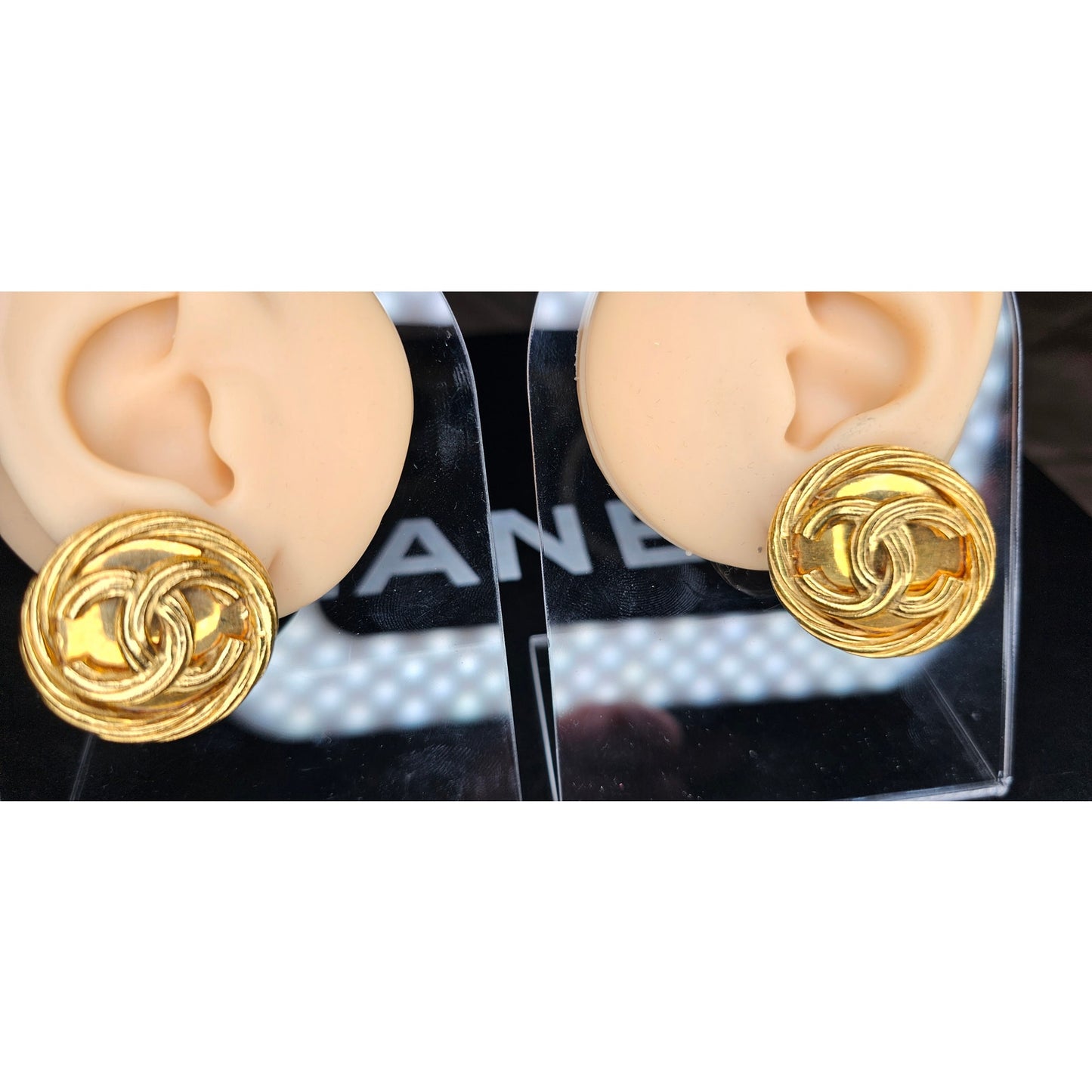 CHANEL CC Spring 1993 Gold Plated CC Rope Bezel Detail Clip On Earrings