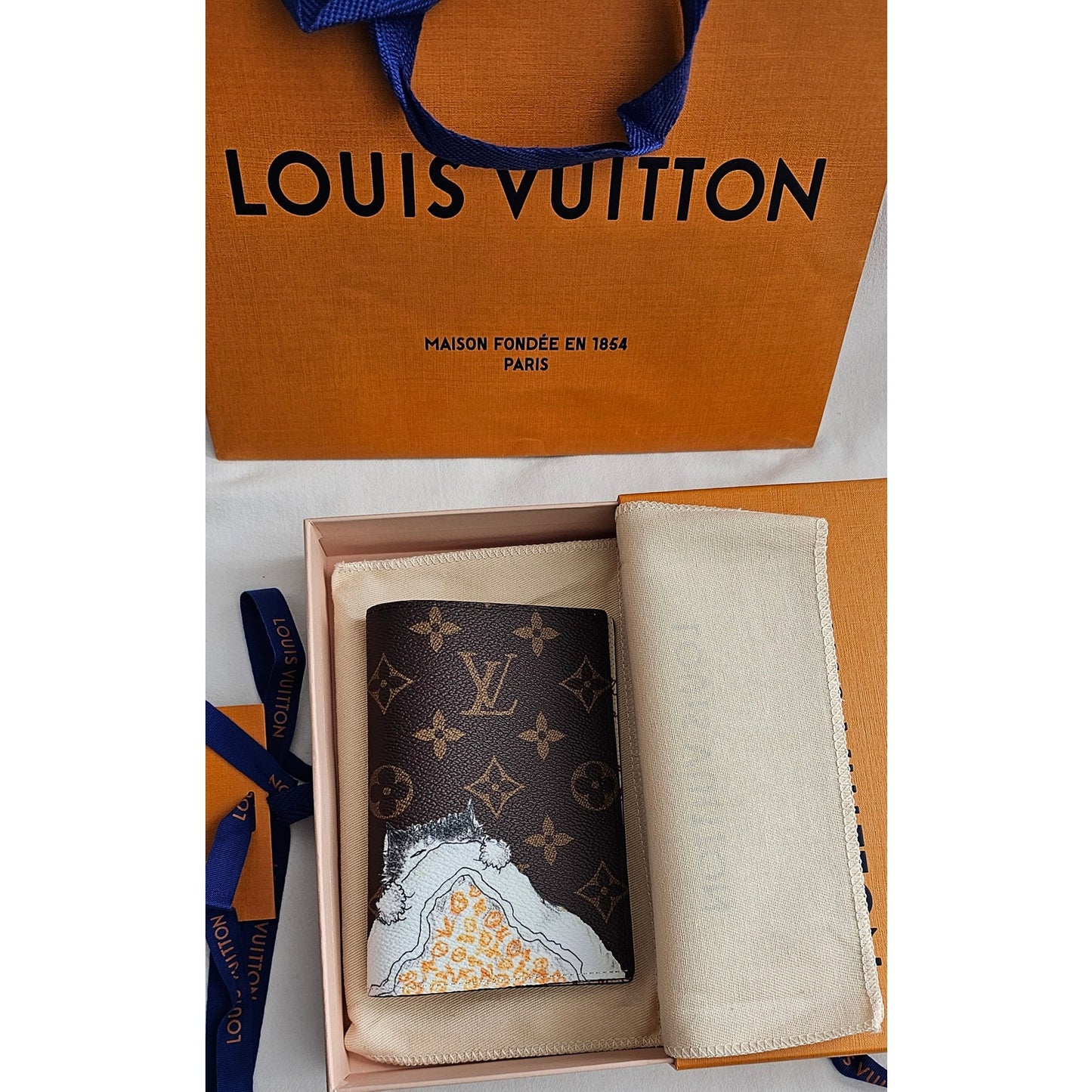Louis Vuitton Monogram Travels With Grace Coddington Passport Cover
