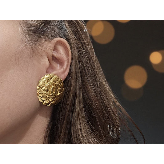 CHANEL Vintage Round Matrasse Coco Large Earrings Gold Quilted