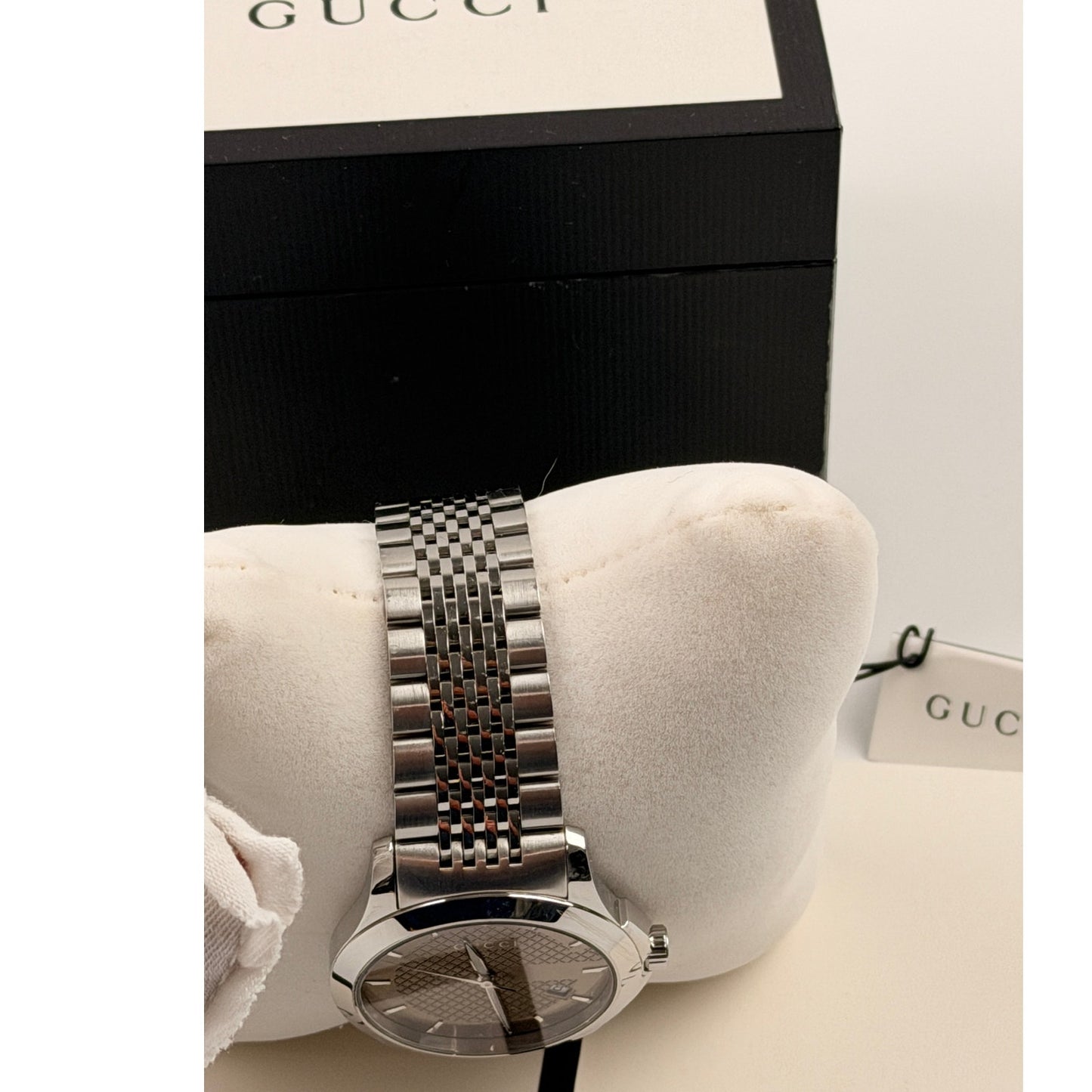 GUCCI G timeless 126.4 Date Gold Dial Silver Metal Band Men's watch Stainless Steel Water Resistant
