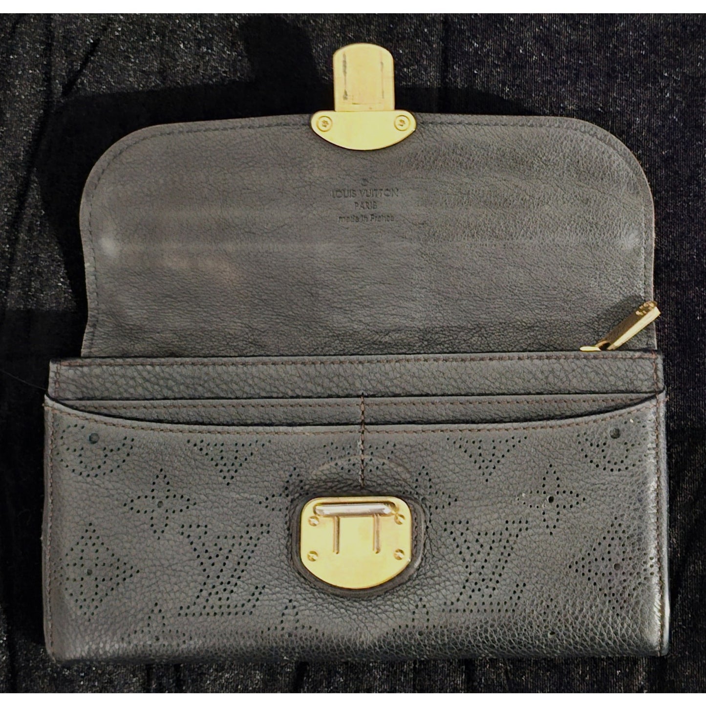 Louis Vuitton Mahina Portefeuille Amelia Black Gold Hardware Long Wallet