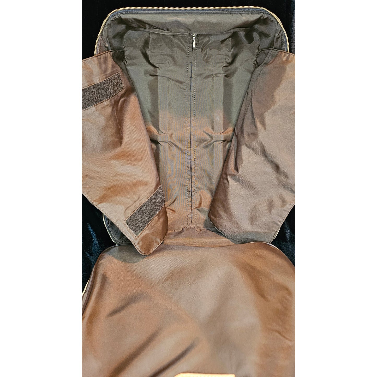 Louis Vuitton Pegase 45 rolling suitcase in Monogram canvas