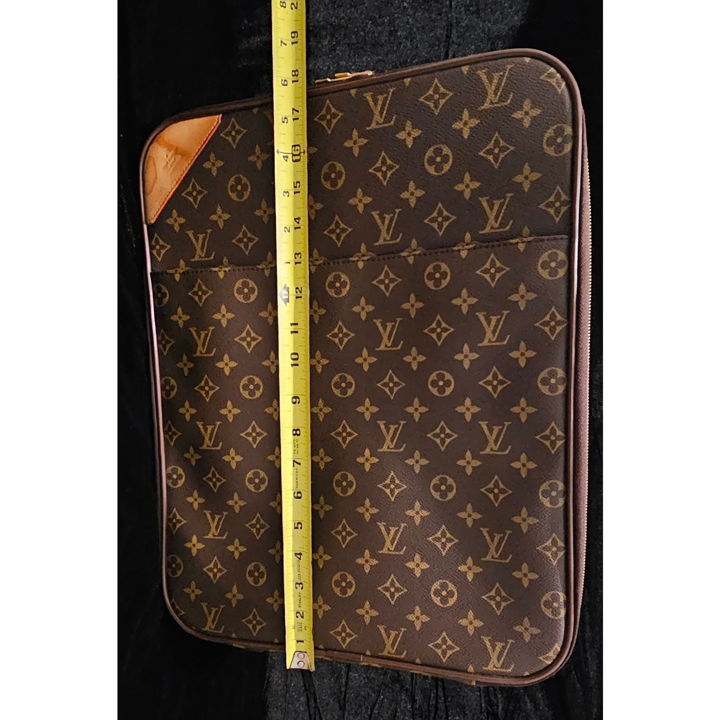 Louis Vuitton Pegase 45 rolling suitcase in Monogram canvas