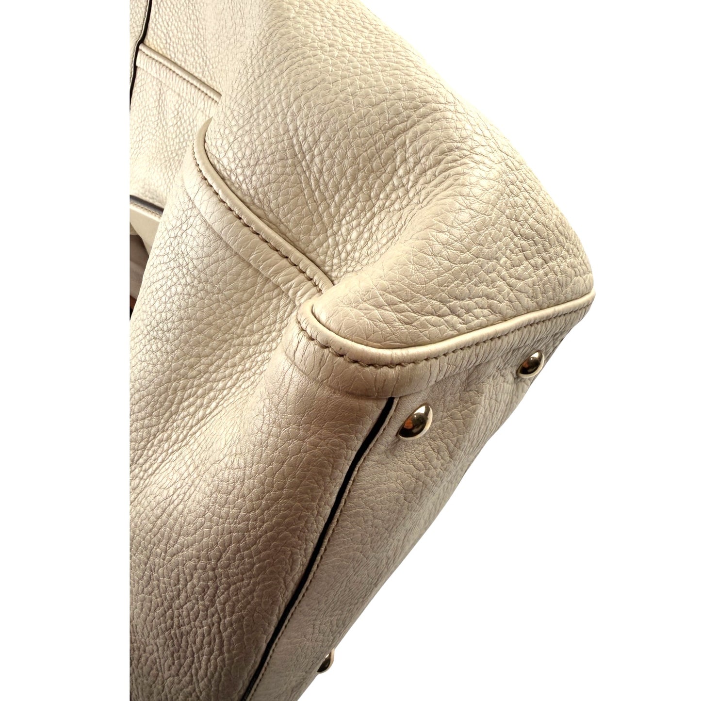 Gucci  Interlocking GG Soho Leather Handbag Ivory