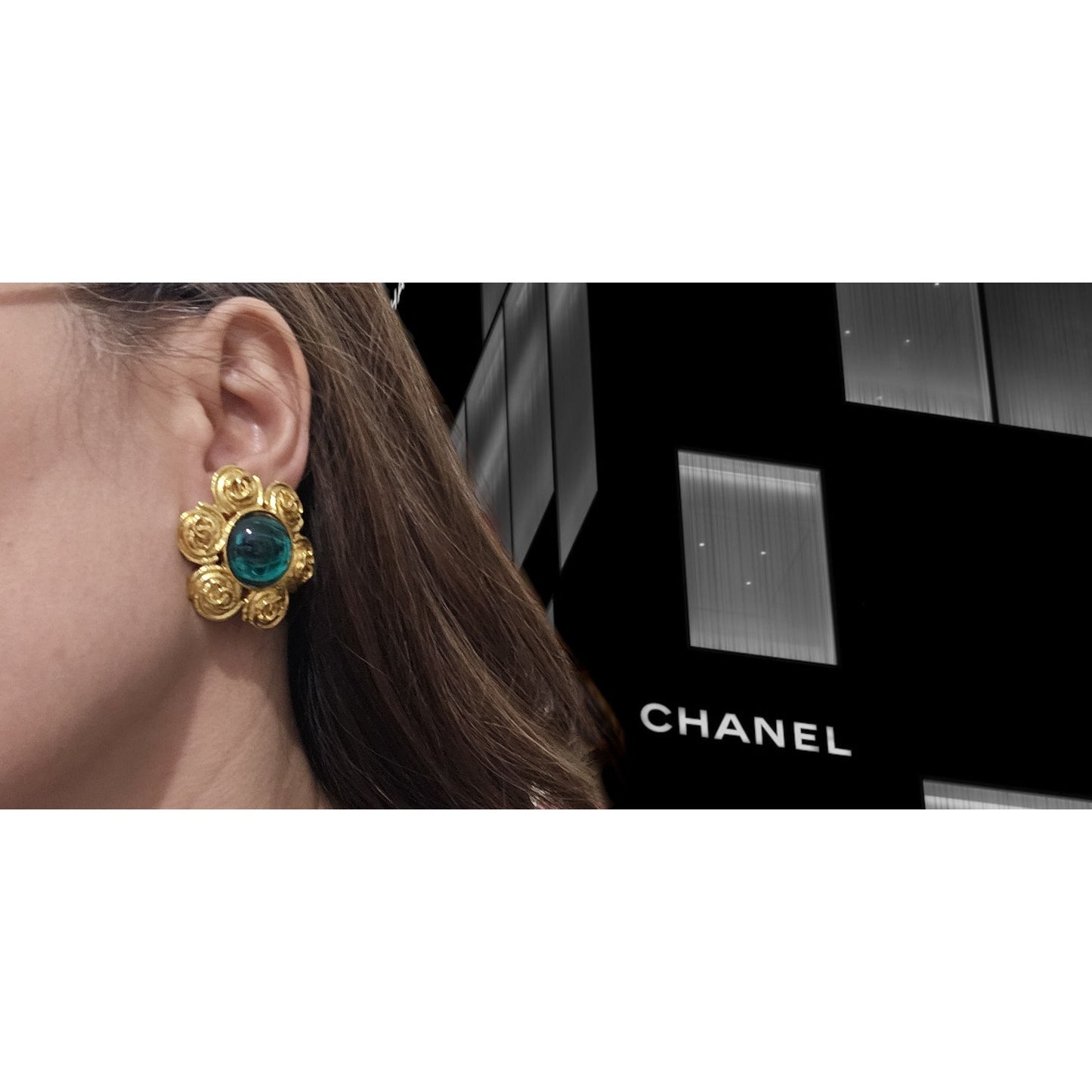 CHANEL Vintage 94P Green Gripoix Clip On Earrings