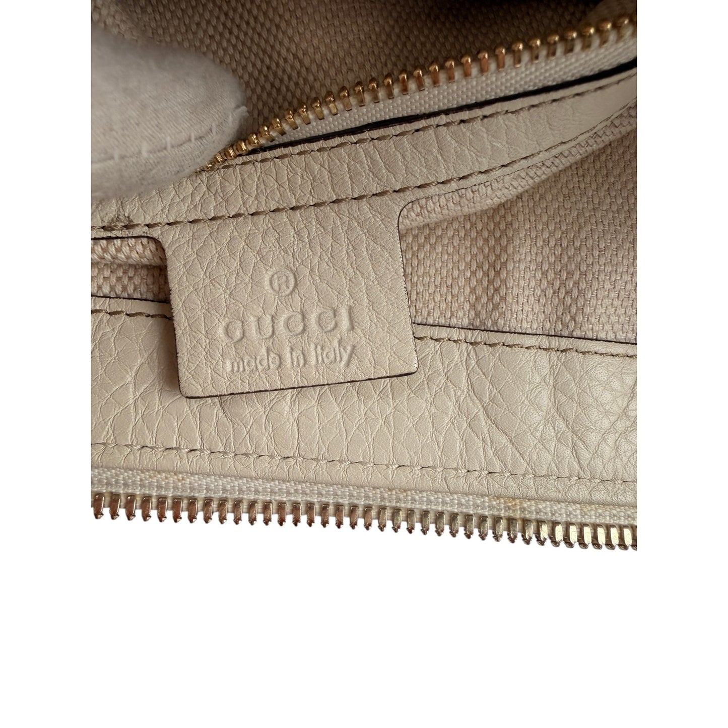 Gucci  Interlocking GG Soho Leather Handbag Ivory