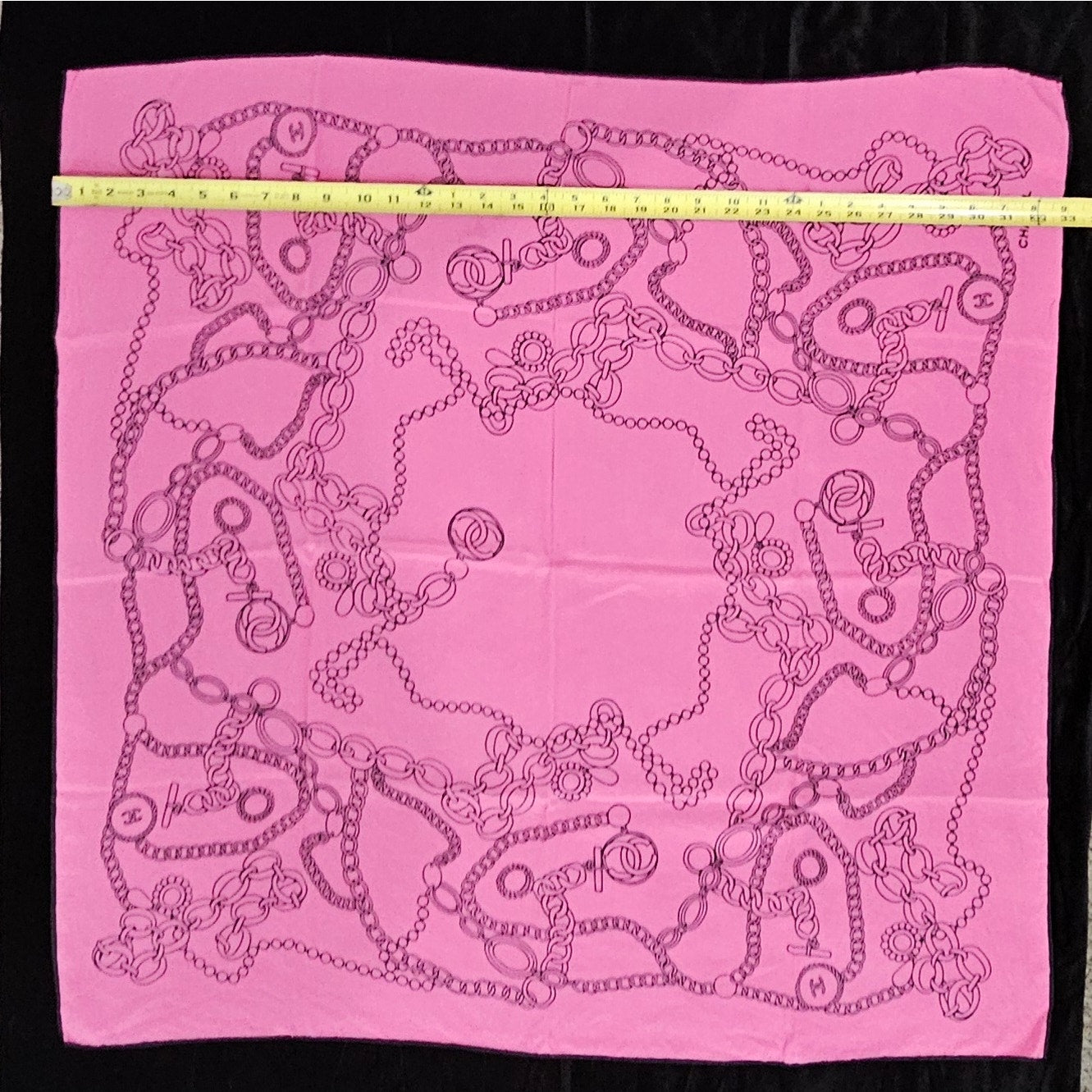 CHANEL CC logo chain design scarf