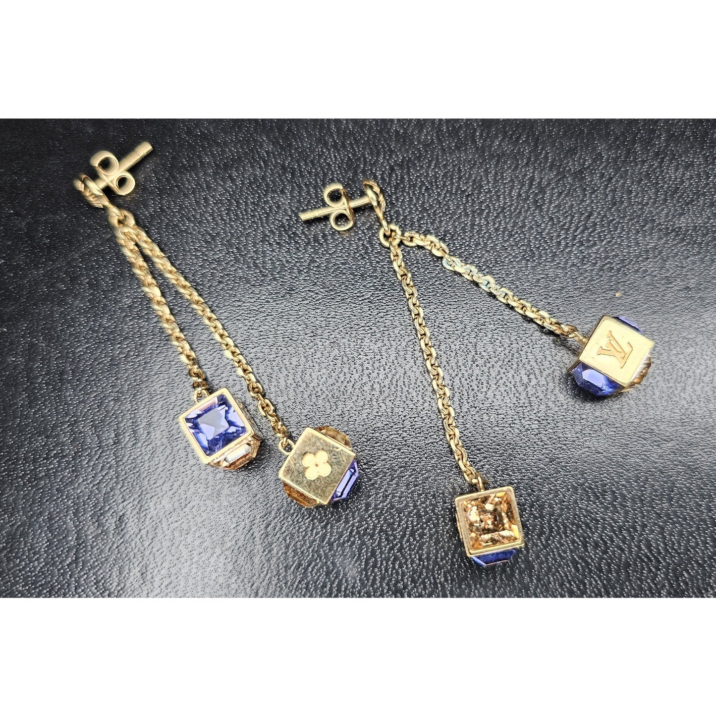 LOUIS VUITTON DANGLING CRYSTAL GAMBLE CUBE EARRINGS